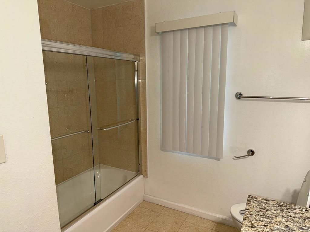 Image 13 of property listing at 7405 Charmant Dr 1911, San Diego, CA 92122