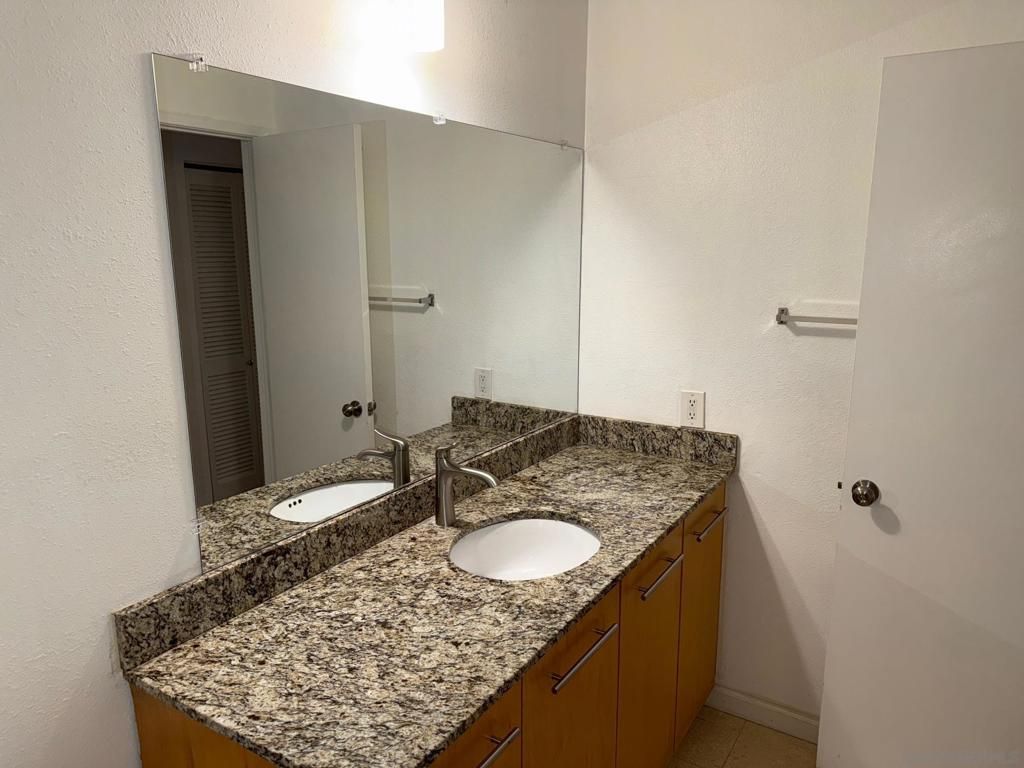 Image 14 of property listing at 7405 Charmant Dr 1911, San Diego, CA 92122