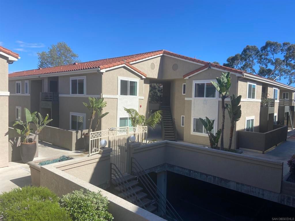 Image 17 of property listing at 7405 Charmant Dr 1911, San Diego, CA 92122