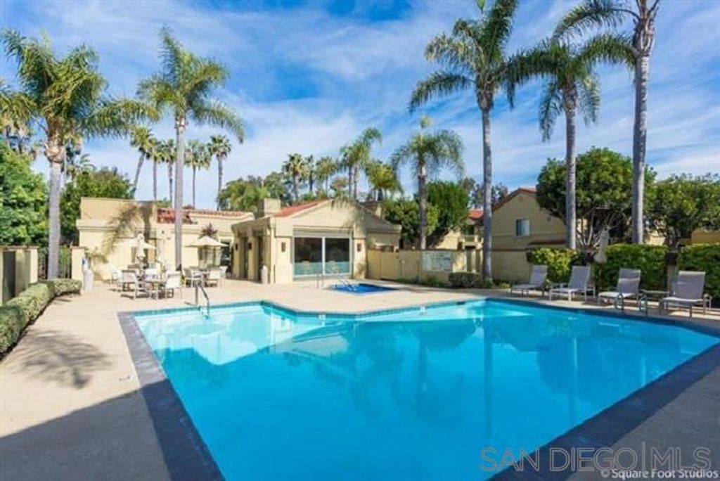 Image 18 of property listing at 7405 Charmant Dr 1911, San Diego, CA 92122