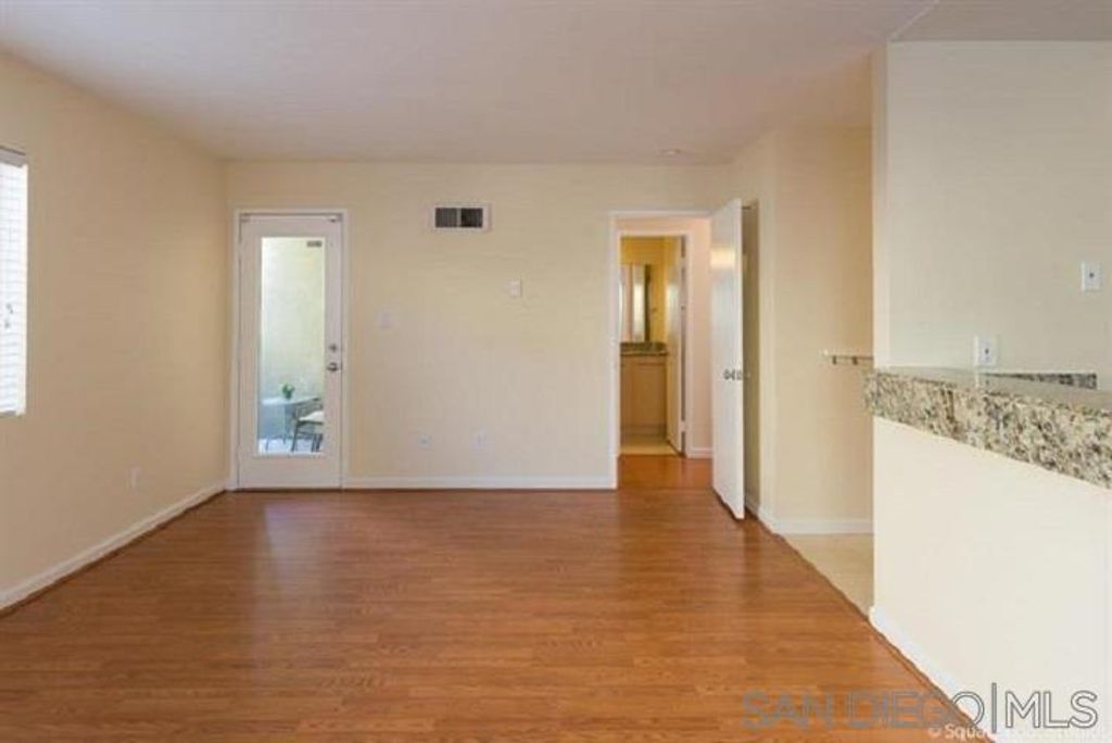 Image 2 of property listing at 7405 Charmant Dr 1911, San Diego, CA 92122
