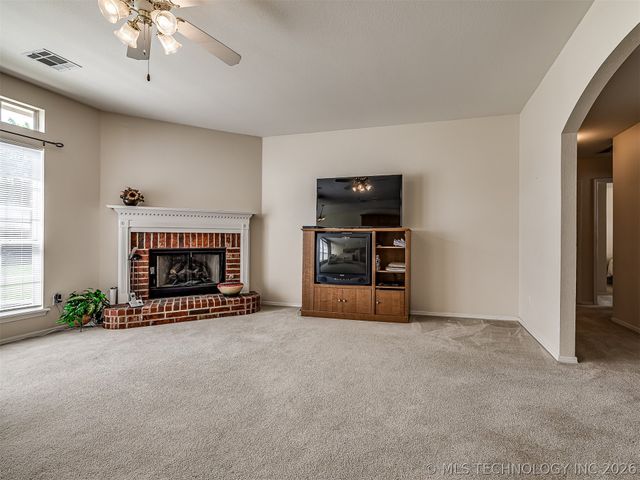 8406 S 111th Avenue E, Tulsa, OK 74133