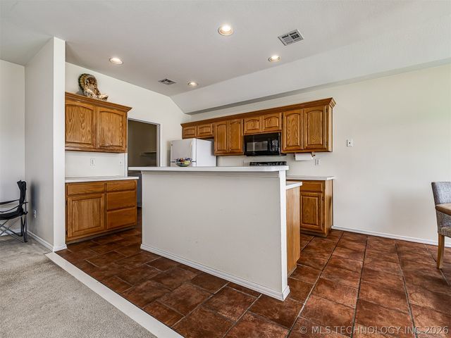 8406 S 111th Avenue E, Tulsa, OK 74133