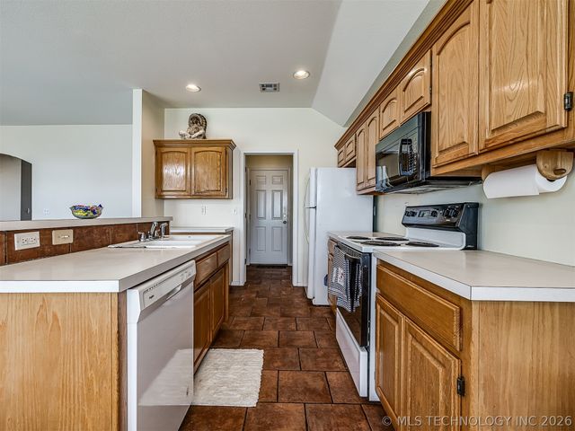 8406 S 111th Avenue E, Tulsa, OK 74133