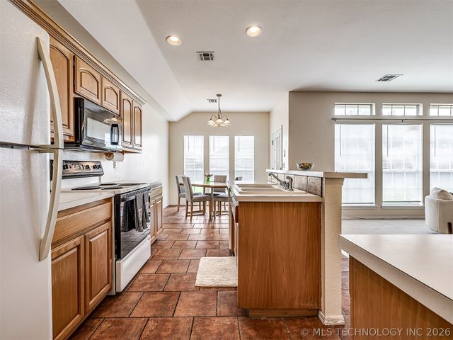 8406 S 111th Avenue E, Tulsa, OK 74133