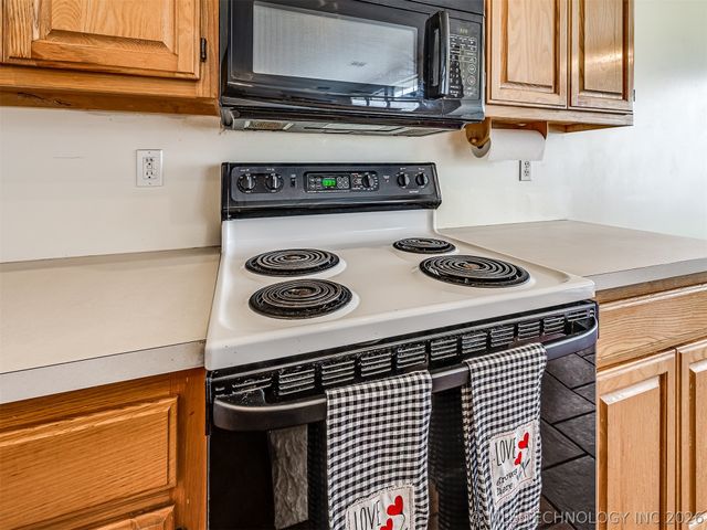 8406 S 111th Avenue E, Tulsa, OK 74133