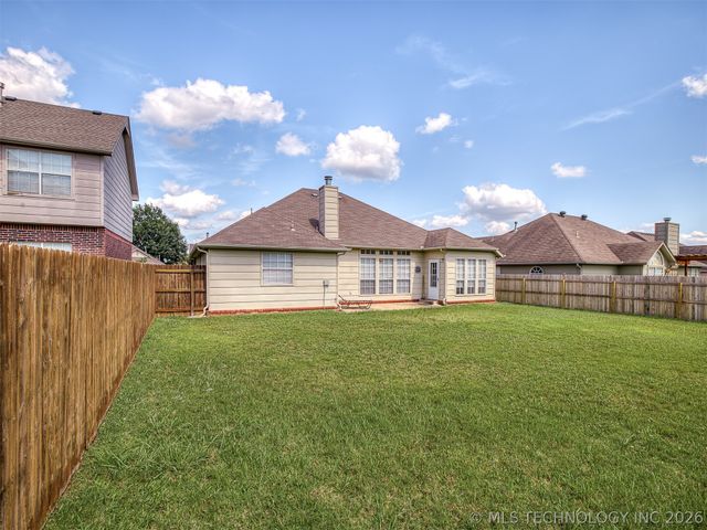 8406 S 111th Avenue E, Tulsa, OK 74133