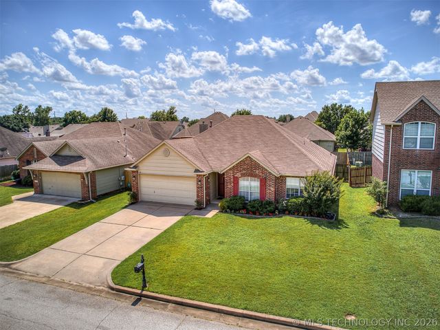 8406 S 111th Avenue E, Tulsa, OK 74133