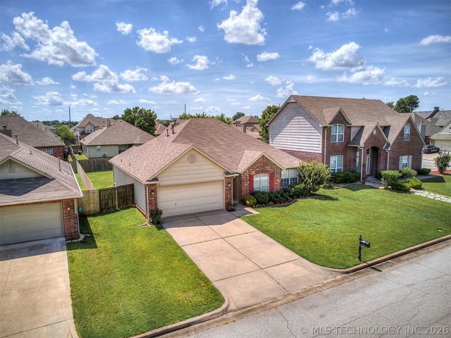 8406 S 111th Avenue E, Tulsa, OK 74133