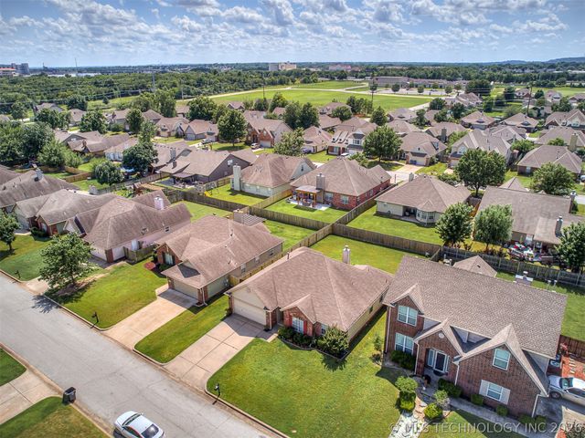8406 S 111th Avenue E, Tulsa, OK 74133
