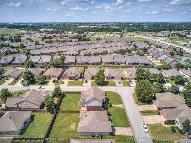 8406 S 111th Avenue E, Tulsa, OK 74133