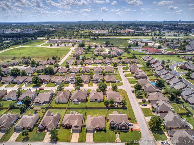 8406 S 111th Avenue E, Tulsa, OK 74133