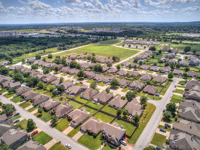 8406 S 111th Avenue E, Tulsa, OK 74133