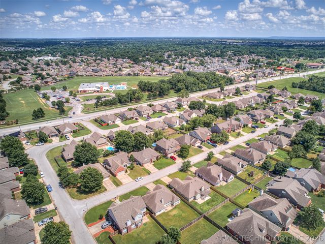 8406 S 111th Avenue E, Tulsa, OK 74133