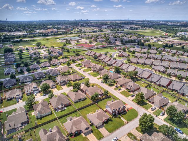 8406 S 111th Avenue E, Tulsa, OK 74133