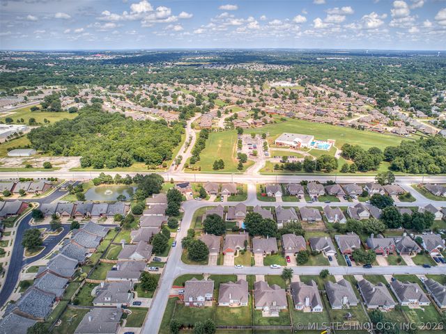 8406 S 111th Avenue E, Tulsa, OK 74133
