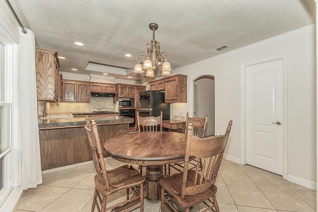 286 E Everglade Avenue, Fresno, CA 93720