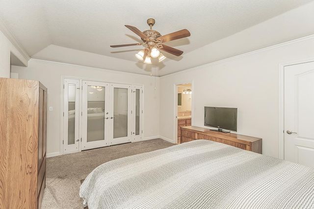 286 E Everglade Avenue, Fresno, CA 93720