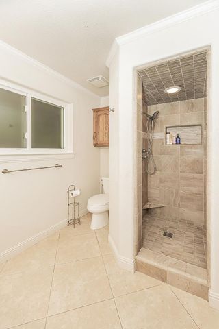 286 E Everglade Avenue, Fresno, CA 93720