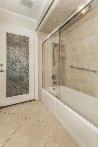 286 E Everglade Avenue, Fresno, CA 93720