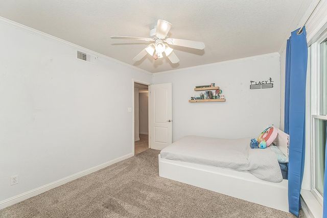 286 E Everglade Avenue, Fresno, CA 93720