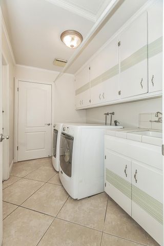 286 E Everglade Avenue, Fresno, CA 93720