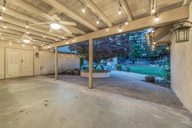 286 E Everglade Avenue, Fresno, CA 93720