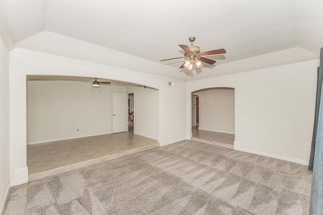 286 E Everglade Avenue, Fresno, CA 93720