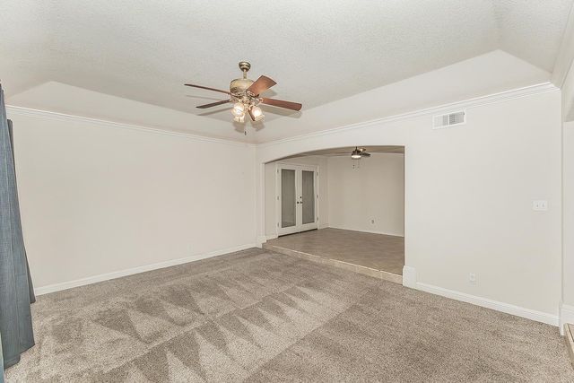 286 E Everglade Avenue, Fresno, CA 93720