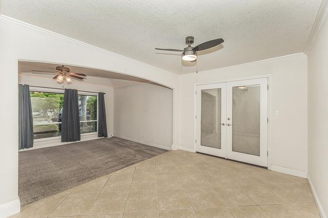 286 E Everglade Avenue, Fresno, CA 93720