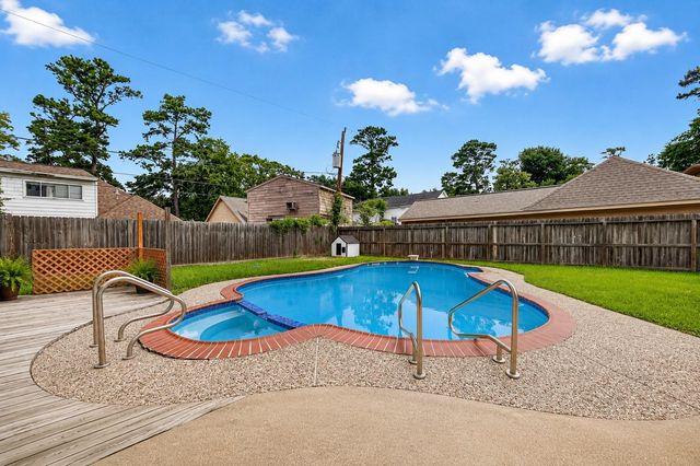 3922 Highpines Drive, Houston, TX 77068