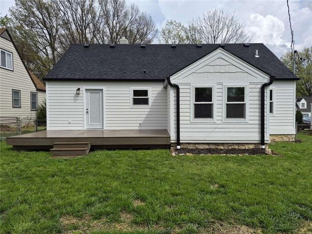 8012 Belleview Avenue, Kansas City, MO 64114