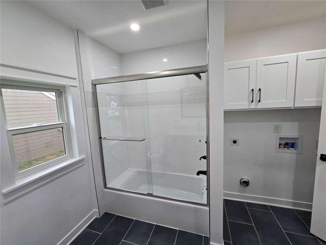 8012 Belleview Avenue, Kansas City, MO 64114