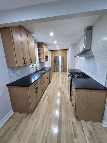 8012 Belleview Avenue, Kansas City, MO 64114