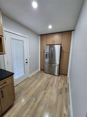 8012 Belleview Avenue, Kansas City, MO 64114