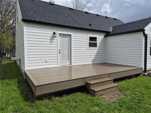 8012 Belleview Avenue, Kansas City, MO 64114