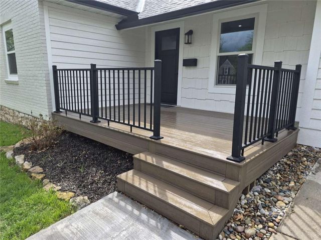 8012 Belleview Avenue, Kansas City, MO 64114