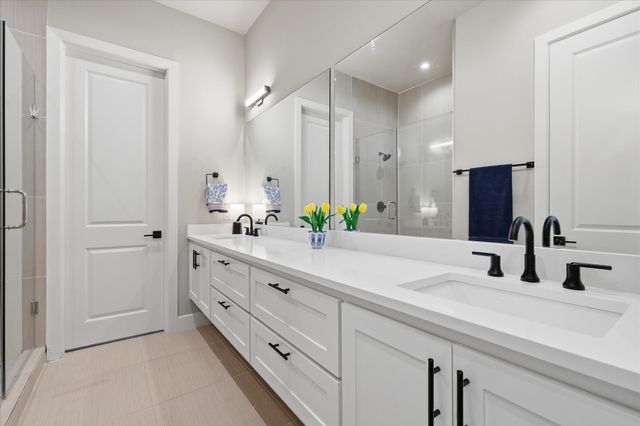 131 Garden Court E, Arlington, TX 76013