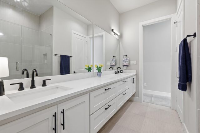 131 Garden Court E, Arlington, TX 76013