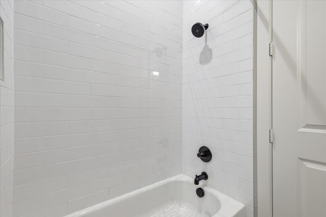 131 Garden Court E, Arlington, TX 76013