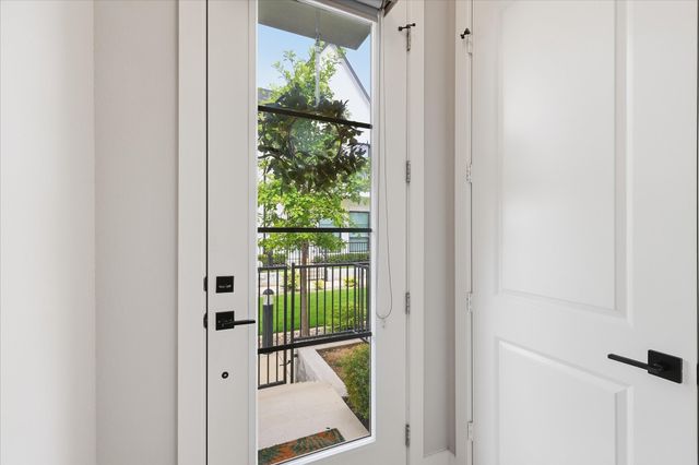 131 Garden Court E, Arlington, TX 76013