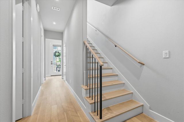 131 Garden Court E, Arlington, TX 76013