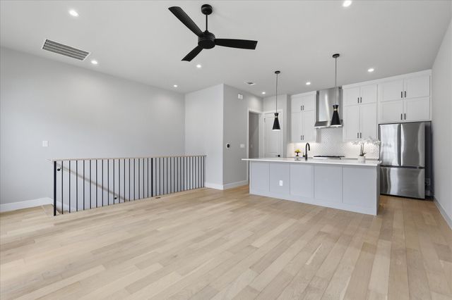 131 Garden Court E, Arlington, TX 76013