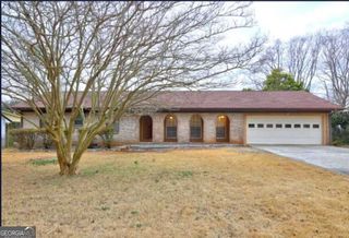 457 Castleaire Drive SW, Stone Mountain, GA 30087