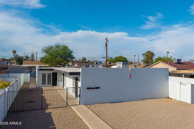 2140 W HEATHERBRAE Drive, Phoenix, AZ 85015