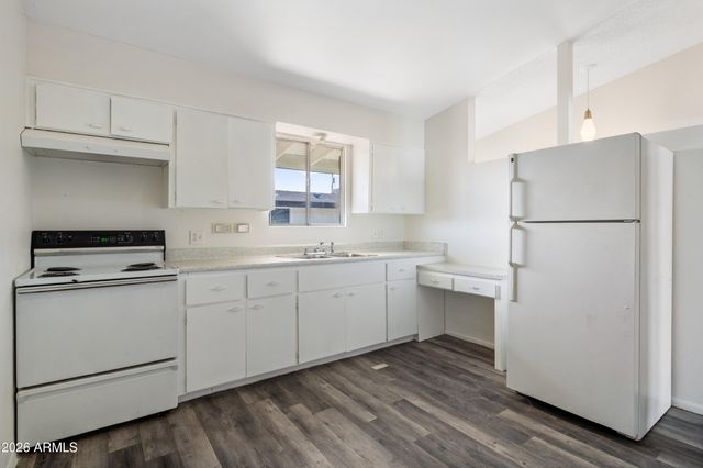2140 W HEATHERBRAE Drive, Phoenix, AZ 85015