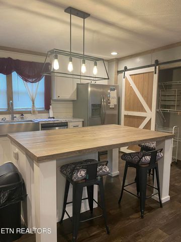 1814 Bacchus Rd, Tazewell, TN 37879