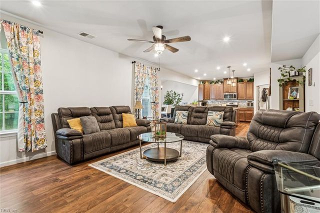 2115 Tall Pine DR, Chesapeake, VA 23323
