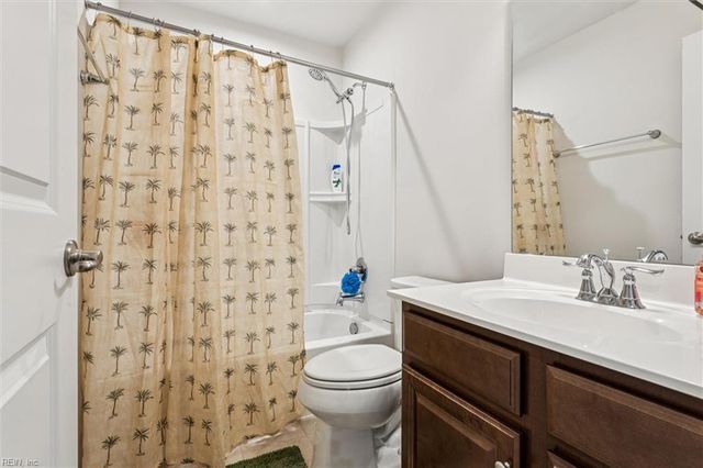 2115 Tall Pine DR, Chesapeake, VA 23323