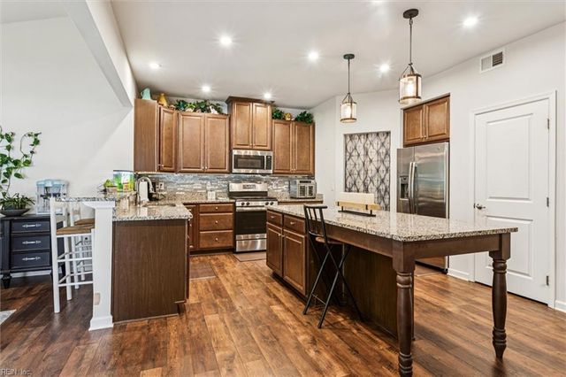 2115 Tall Pine DR, Chesapeake, VA 23323